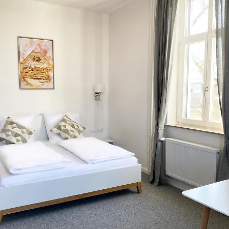 Apartment Boarding House *