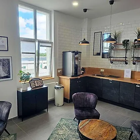 Boarding House *